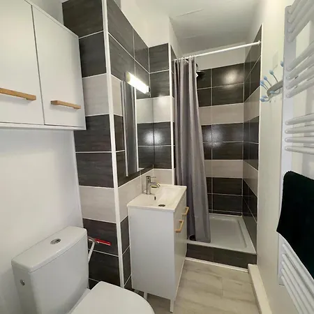 Appartement Confortable Pour 4 Personnes Proche - Fr-1-323-423 *